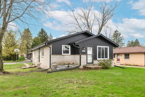 Photo of 10905 W Potter Rd, Wauwatosa, WI 53226 (MLS # 1958414)