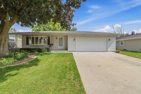 Photo of 2415 N 24th St, Sheboygan, WI 53083 (MLS # 1981926)