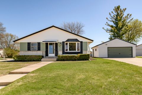 Photo of 5605 W Bottsford Ave, Greenfield, WI 53220 (MLS # 1959075)