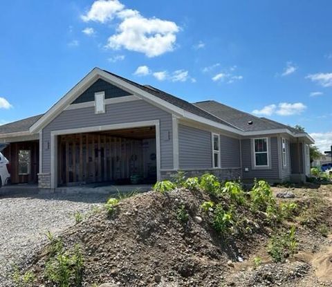 Photo of 532 Hunter Oaks Blvd, Watertown, WI 53094 (MLS # 1946305)