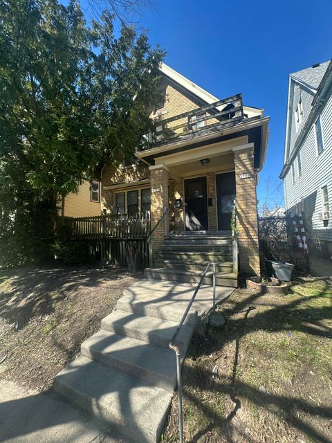 Photo of 3717-3719 N Port Washington Ave, Milwaukee, WI 53212 (MLS # 1957151)