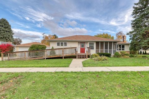 Photo of 613 N Washington St, Elkhorn, WI 53121 (MLS # 1941073) Photo of 613 N Washington St, Elkhorn, WI 53121 (MLS # 1941073)