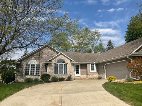 Photo of 2400 Judith Ln, Waukesha, WI 53188 (MLS # 1961827)
