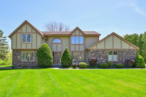 Photo of 20535 Dexter Ct, Brookfield, WI 53045 (MLS # 1917421)