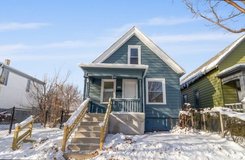 Photo of 2409 N 21st St, Milwaukee, WI 53206 (MLS # 1944772)