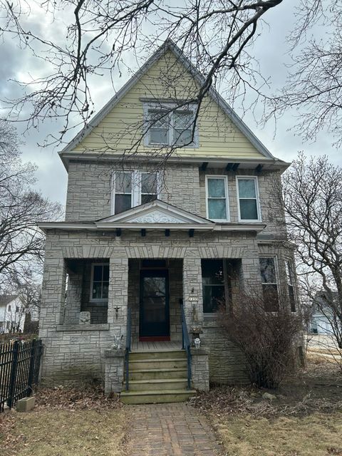 Photo of 1235 Madison Ave, South Milwaukee, WI 53172 (MLS # 1951324)