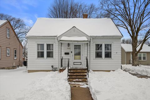 Photo of 1707 Preble Ave, Green Bay, WI 54302 (MLS # 1961471)