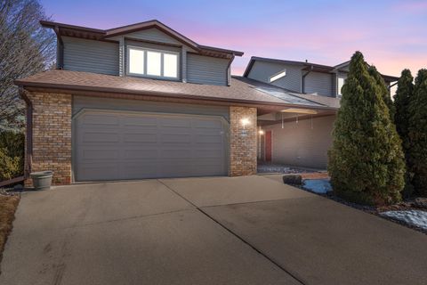Photo of W232N6140 Teakwood Ct, Sussex, WI 53089 (MLS # 1908034)