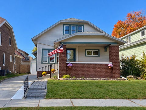 Photo of 2224 S 11th St, Sheboygan, WI 53081 (MLS # 1985661)