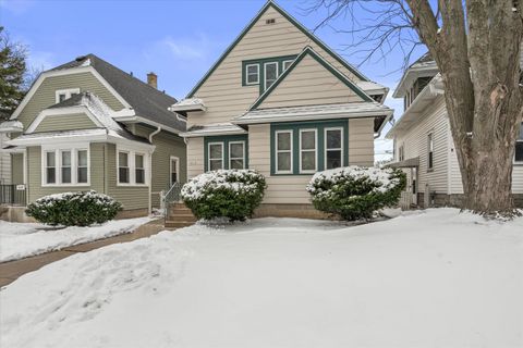 Photo of 6611 W Moltke Ave, Milwaukee, WI 53210 (MLS # 1953944)