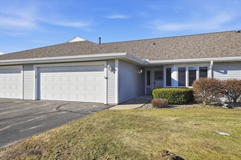 Photo of 465 Hartford Sq, Hartford, WI 53027 (MLS # 1950995)