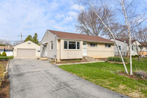 5413 S 114th St, Hales Corners, WI 53130 - #: 1913988