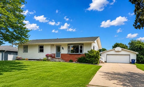 Photo of 303 Shelly Ln, Campbell, WI 54603 (MLS # 1971133)
