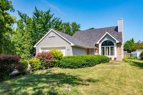 Photo of 3805 15th Ave, South Milwaukee, WI 53172 (MLS # 1927963)