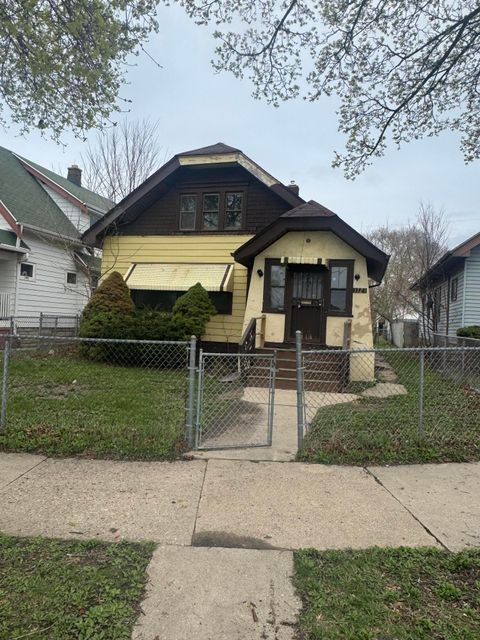 Photo of 3726 N 19th Pl, Milwaukee, WI 53206 (MLS # 1958216)
