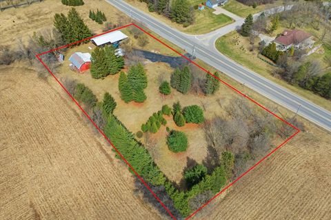 Photo of 1955 state road 83 -, Erin, WI 53027 (MLS # 1955916)