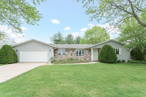 Photo of 611 Maple Crest Ln, Watertown, WI 53094 (MLS # 1963345)