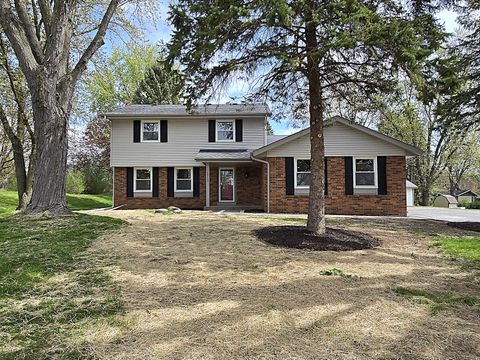 Photo of 18700 Brookridge Dr, Brookfield, WI 53045 (MLS # 1916954)