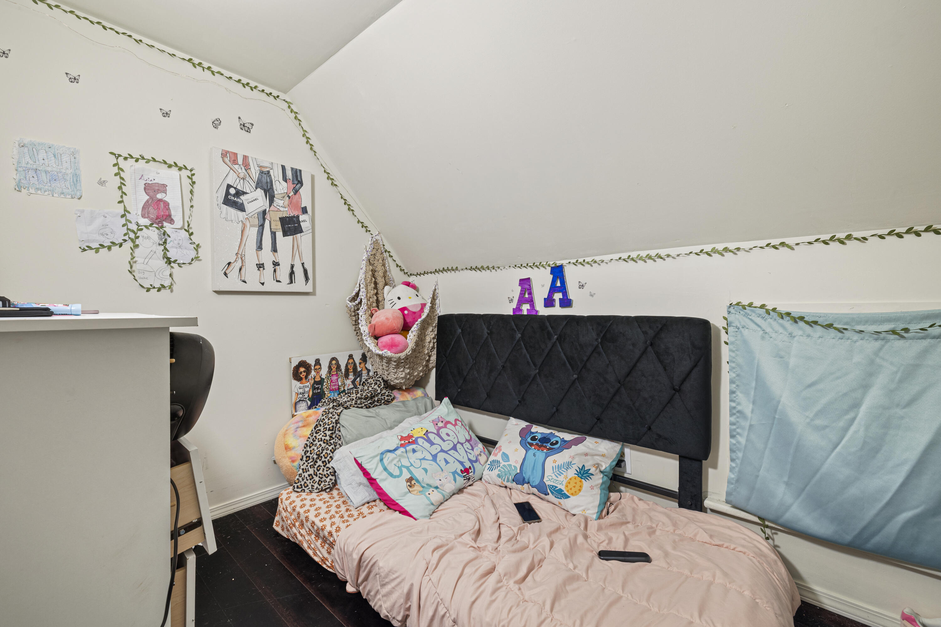 Milwaukee, Wisconsin 53204, United States, 5 Bedrooms Bedrooms, ,1 BathroomBathrooms,Residential,Active,160714