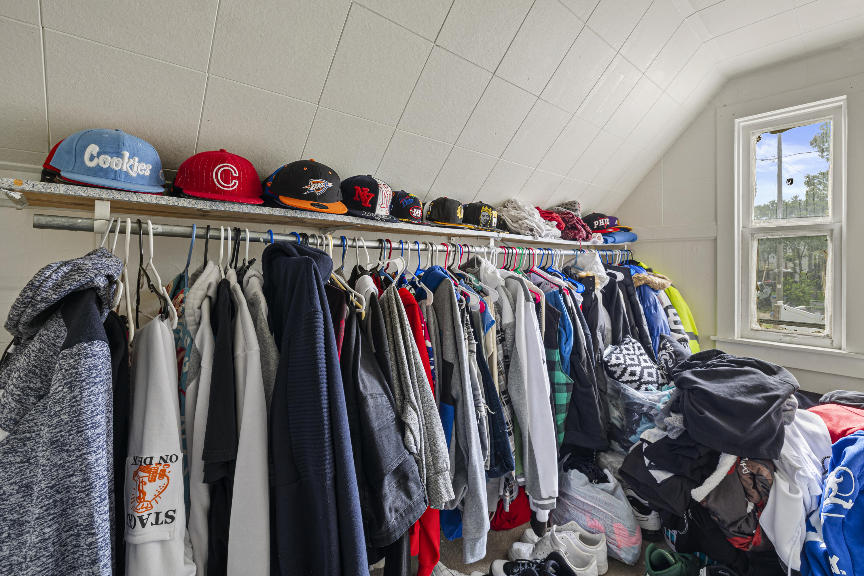 Milwaukee, Wisconsin 53204, United States, 5 Bedrooms Bedrooms, ,1 BathroomBathrooms,Residential,Active,160714