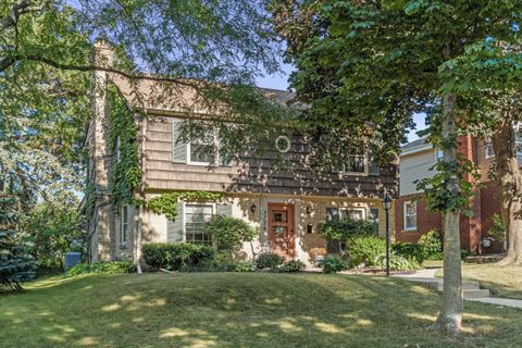 Photo of 3376 S 44th St, Greenfield, WI 53219 (MLS # 1972064)
