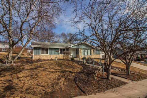 Photo of N81W7488 Hickory St, Cedarburg, WI 53012 (MLS # 1909620)