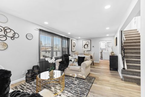 Photo of 6352 N 104th St, Milwaukee, WI 53225 (MLS # 1949614)