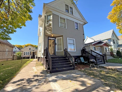 Photo of 1225 N 20th St, Milwaukee, WI 53204 (MLS # 1983977)