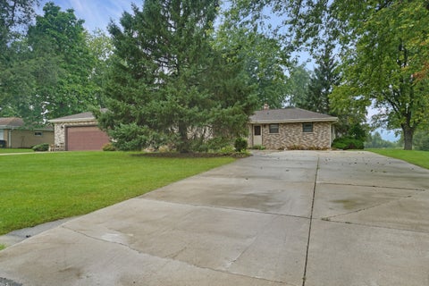 Photo of W183N5895 Spruce Ln, Menomonee Falls, WI 53051 (MLS # 1982627)