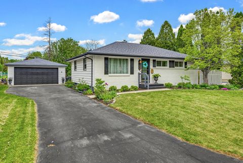 Photo of 1608 Wind Dale Dr, Caledonia, WI 53402 (MLS # 1964032)