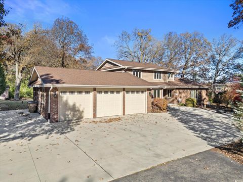 Photo of 8400 122nd St, Pleasant Prairie, WI 53158 (MLS # 1947737)