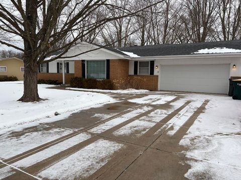 Photo of 6106 S 121st St, Hales Corners, WI 53130 (MLS # 1949519)