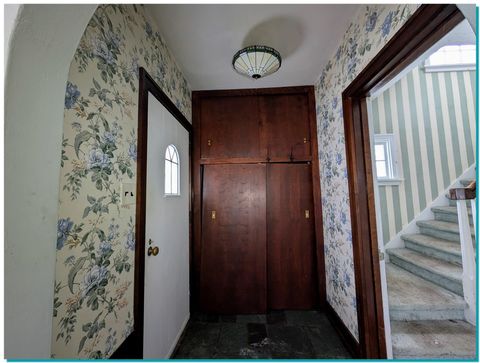 Photo of 955 N 6th St, Manitowoc, WI 54220 (MLS # 1946003)