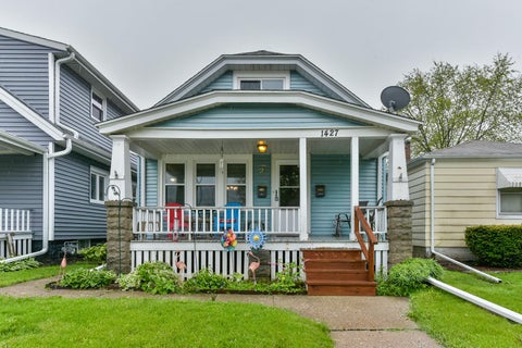 Photo of 1427 Madison Ave, South Milwaukee, WI 53172 (MLS # 1919290)