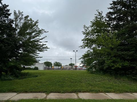 Photo of 7722 W Potomac Ave, Milwaukee, WI 53222 (MLS # 1883238)