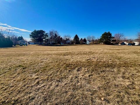 Photo of 8535 S Amanda Ct, Oak Creek, WI 53154 (MLS # 1950768)