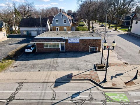 Photo of 7027 W North Ave, Wauwatosa, WI 53213 (MLS # 1951396)