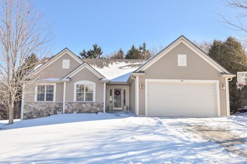Photo of 431 Thurow Dr, Oconomowoc, WI 53066 (MLS # 1948737)