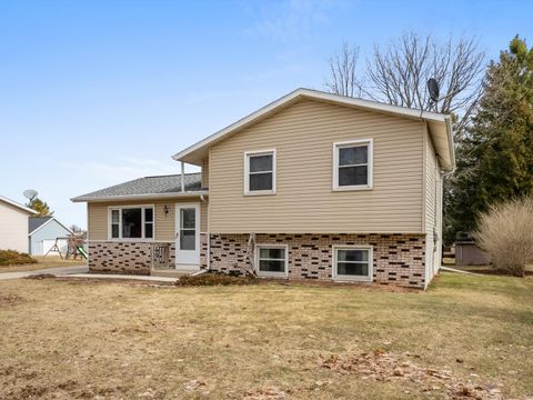 Photo of 2129 S 23rd St, Manitowoc, WI 54220 (MLS # 1953084)
