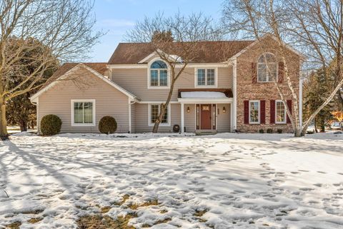 Photo of 20305 Downing Ct, Brookfield, WI 53045 (MLS # 1950462)