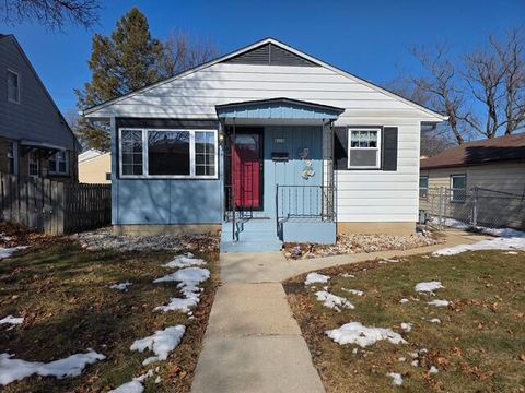 Photo of 8220 W Keefe Ave, Milwaukee, WI 53222 (MLS # 1950384)