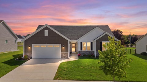 Photo of 1017 Durango Dr, Hartford, WI 53027 (MLS # 1979919)