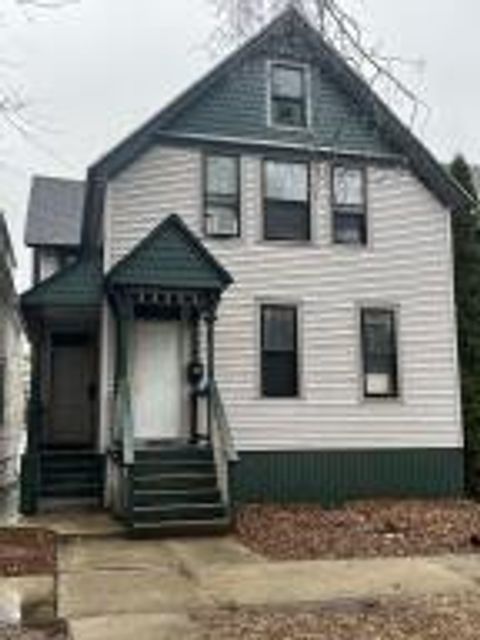 Photo of 2515 N Bartlett Ave, Milwaukee, WI 53211 (MLS # 1925619) Photo of 2515 N Bartlett Ave, Milwaukee, WI 53211 (MLS # 1925619)