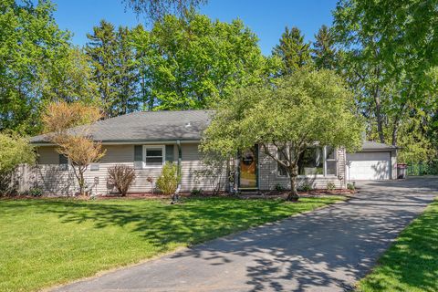 Photo of W143S7066 Belmont Dr, Muskego, WI 53150 (MLS # 1962225)