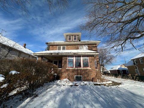 Photo of 3826 E Cudahy Ave, Cudahy, WI 53110 (MLS # 1945338)