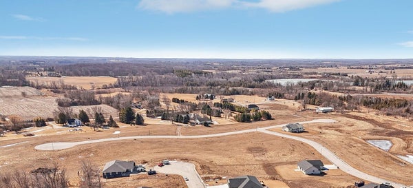 LT26 ERVALICE CT, RANDOM LAKE, WI 53075 - Image e53fd3e915918089350e509bb2e7c2a2/2016969535