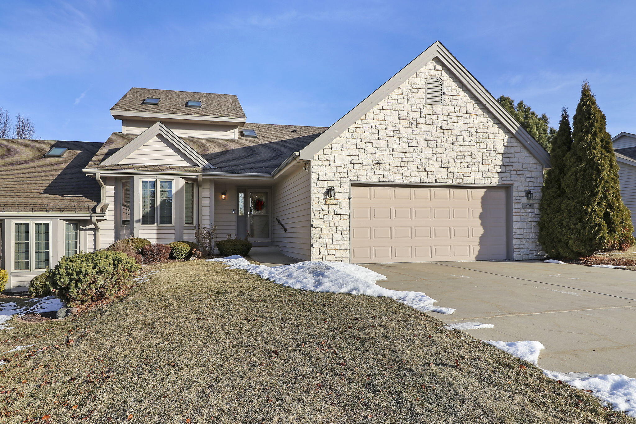 Mount Pleasant, Wisconsin 53406, United States, 3 Bedrooms Bedrooms, ,4 BathroomsBathrooms,Residential,Active,12645