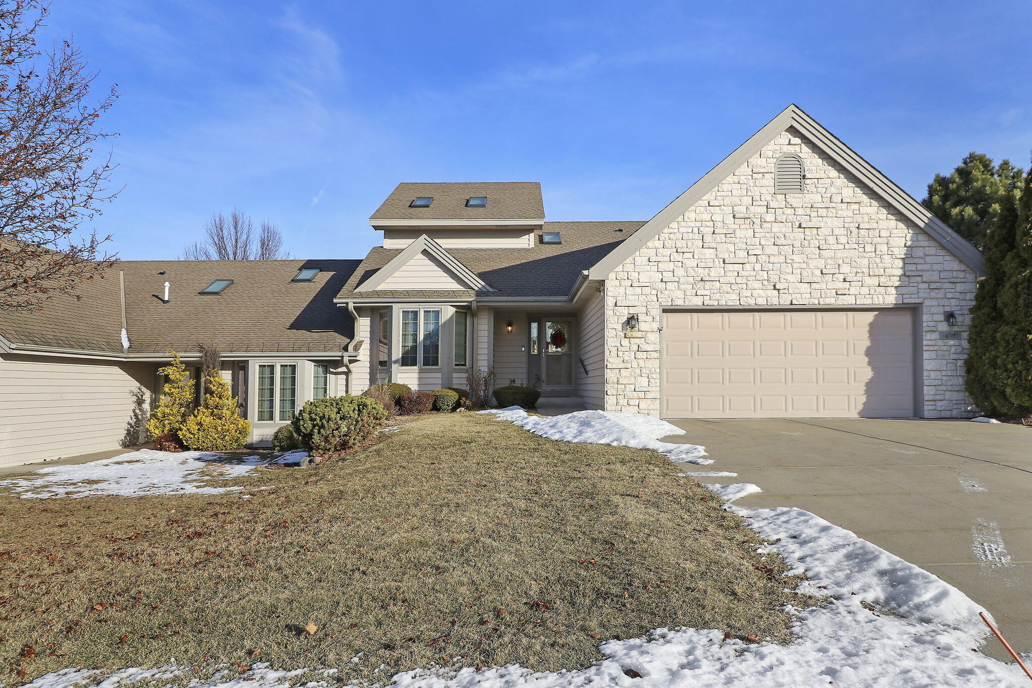 Mount Pleasant, Wisconsin 53406, United States, 3 Bedrooms Bedrooms, ,4 BathroomsBathrooms,Residential,Active,12645