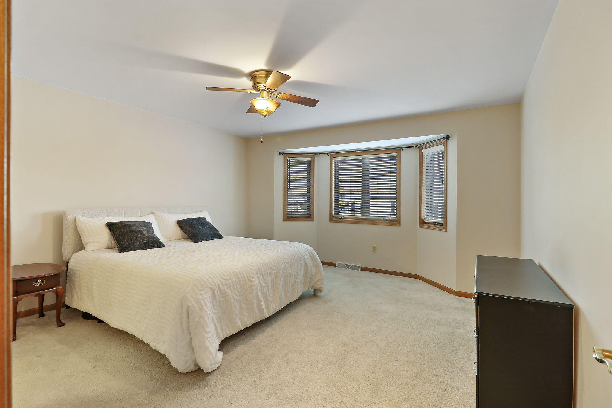 Mount Pleasant, Wisconsin 53406, United States, 3 Bedrooms Bedrooms, ,4 BathroomsBathrooms,Residential,Active,12645