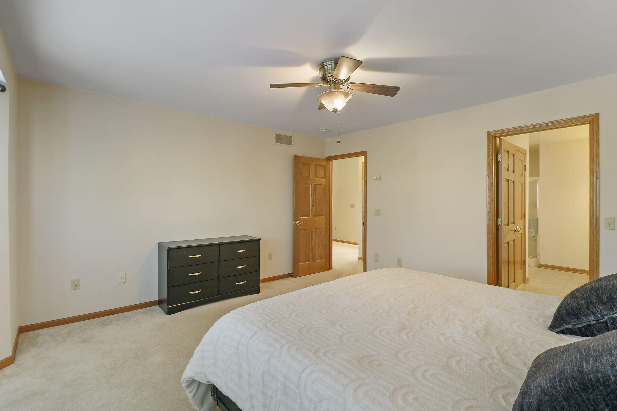 Mount Pleasant, Wisconsin 53406, United States, 3 Bedrooms Bedrooms, ,4 BathroomsBathrooms,Residential,Active,12645